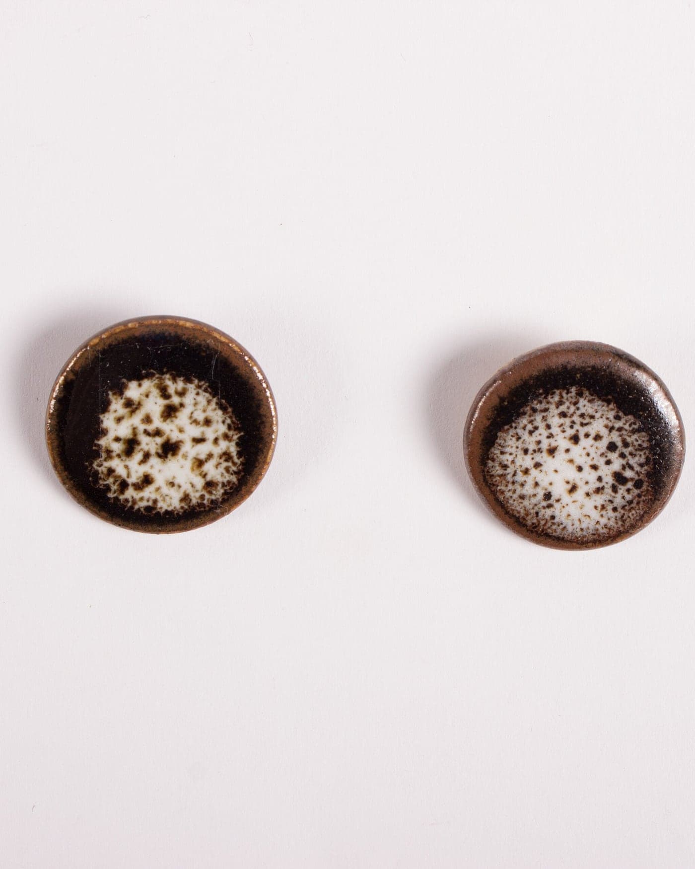Boutons Mouchetés, la paire